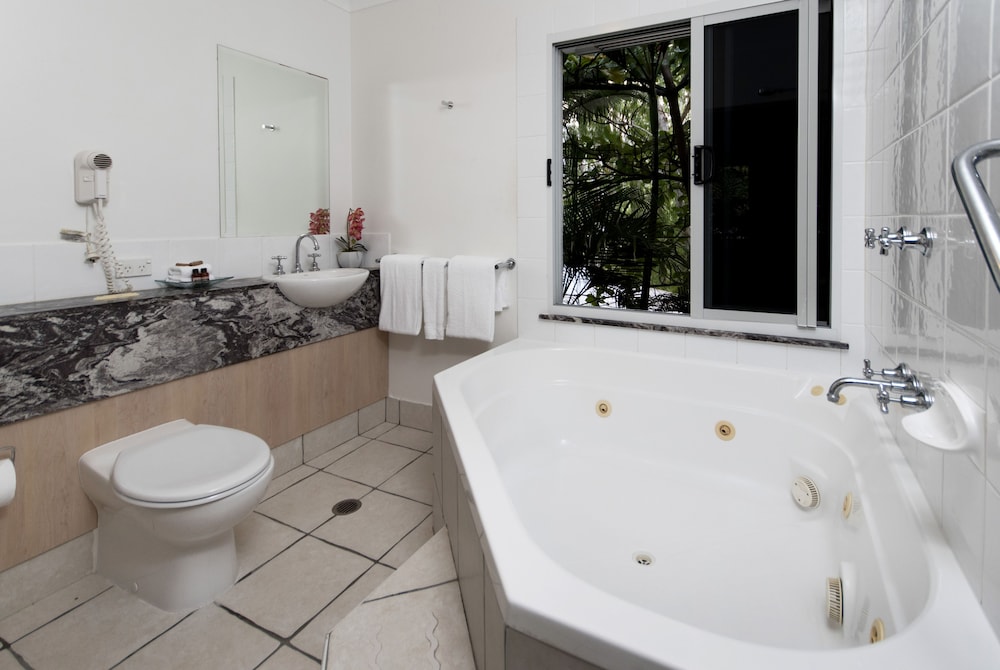Spa, Studio, Suite, Twin Beds 3/3