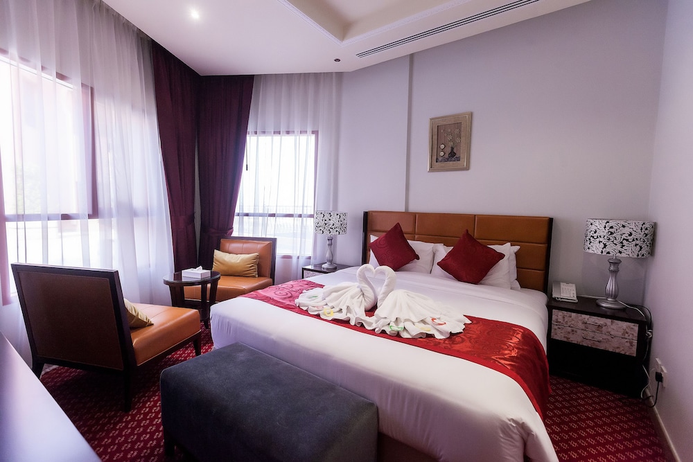 Red Castle Hotel 11/50