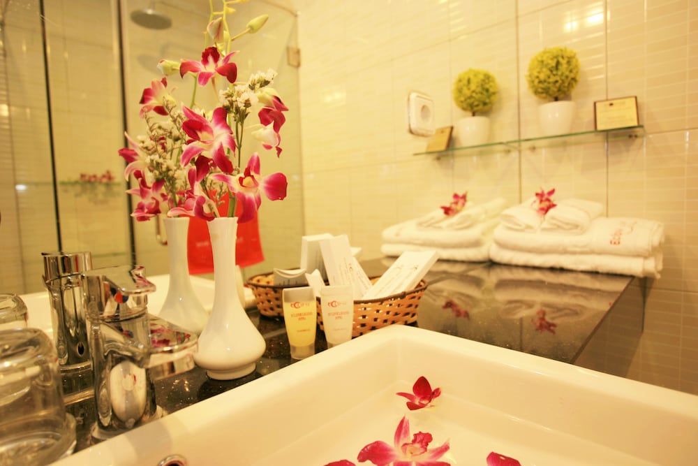 swimming pool spa