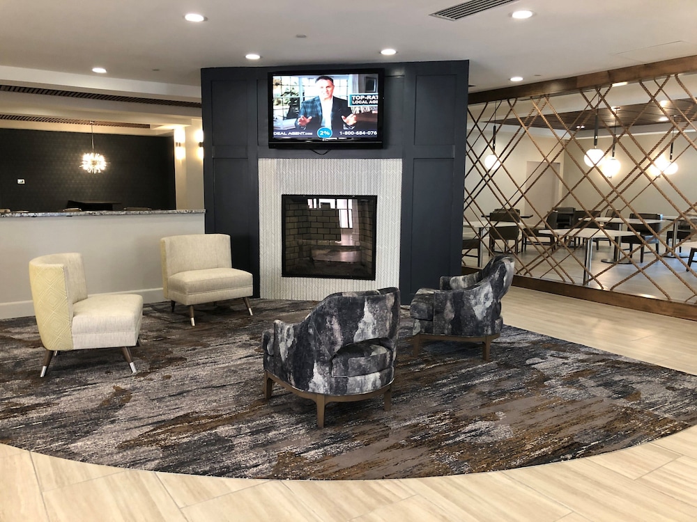 Crowne Plaza Chicago Northbrook 32/66