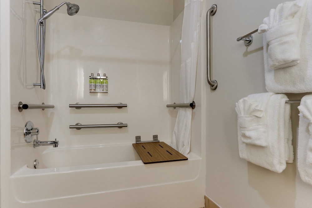 Holiday Inn Express & Suites Dayton-Centerville by IHG 12/52