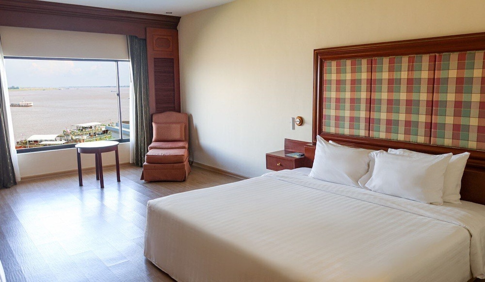 Cambodiana Hotel 14/50