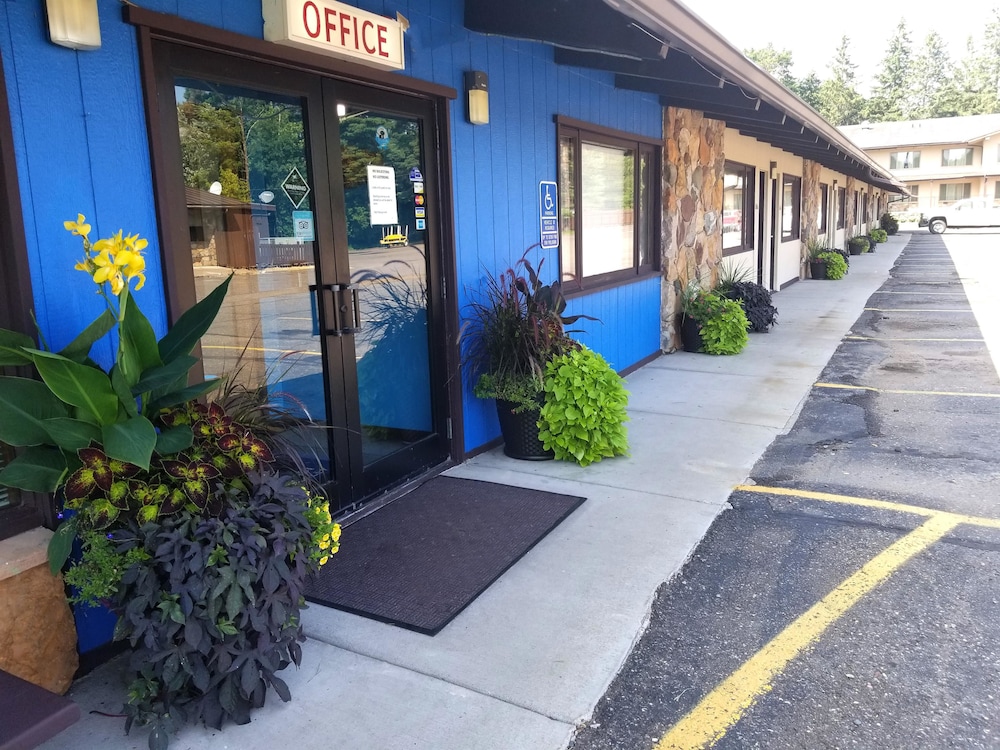 Americas Best Value Inn Hinckley 3/25