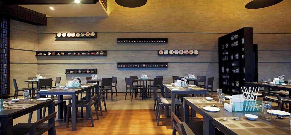 AVANI Khon Kaen Hotel and Convention Centre 48/69