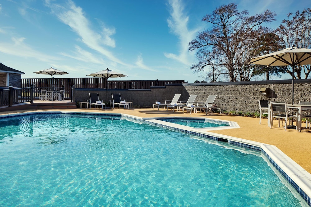Sheraton Richmond Airport Hotel in SANDSTON - VA