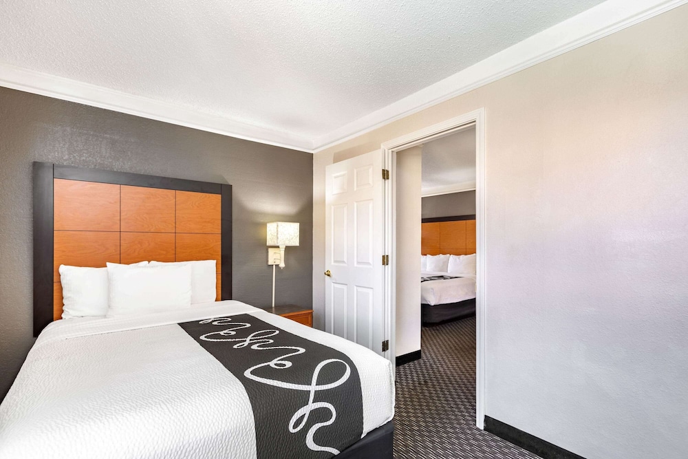 Travelodge by Wyndham El Paso - Airport 12/30