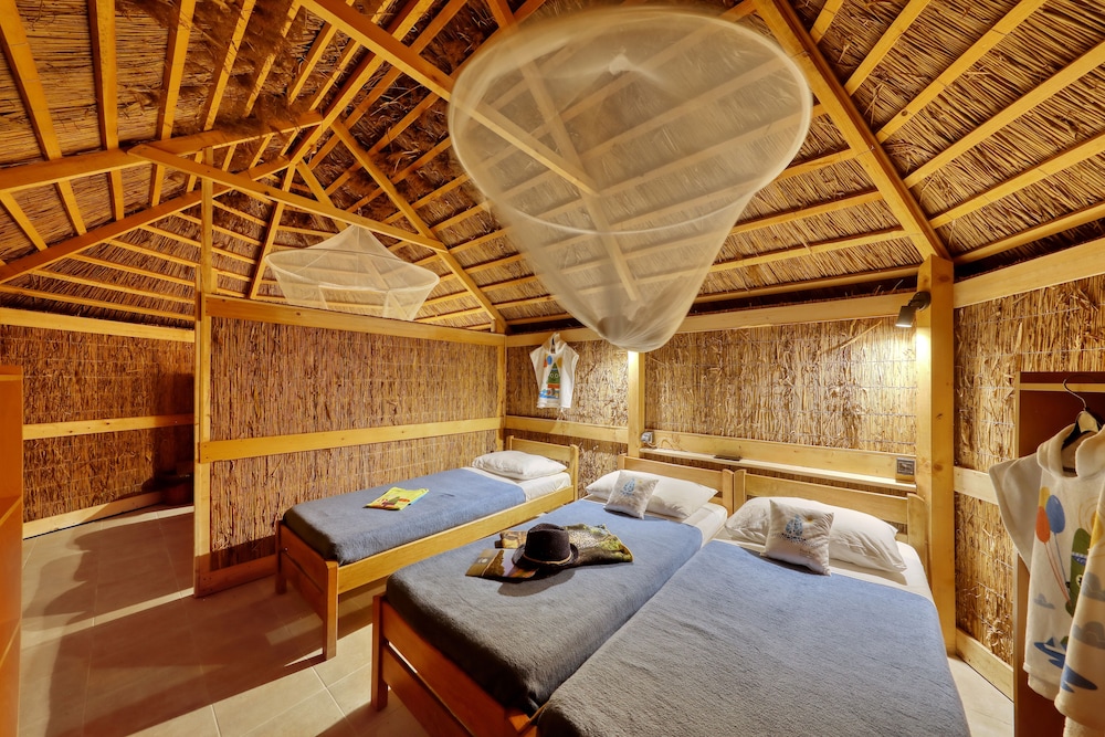 Pine Beach Pakostane 23/50