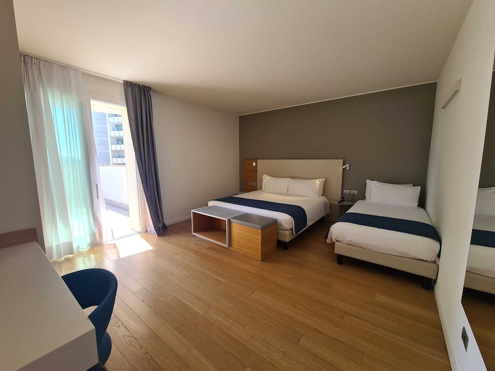 Hesperia Hotel & Residence 14/50