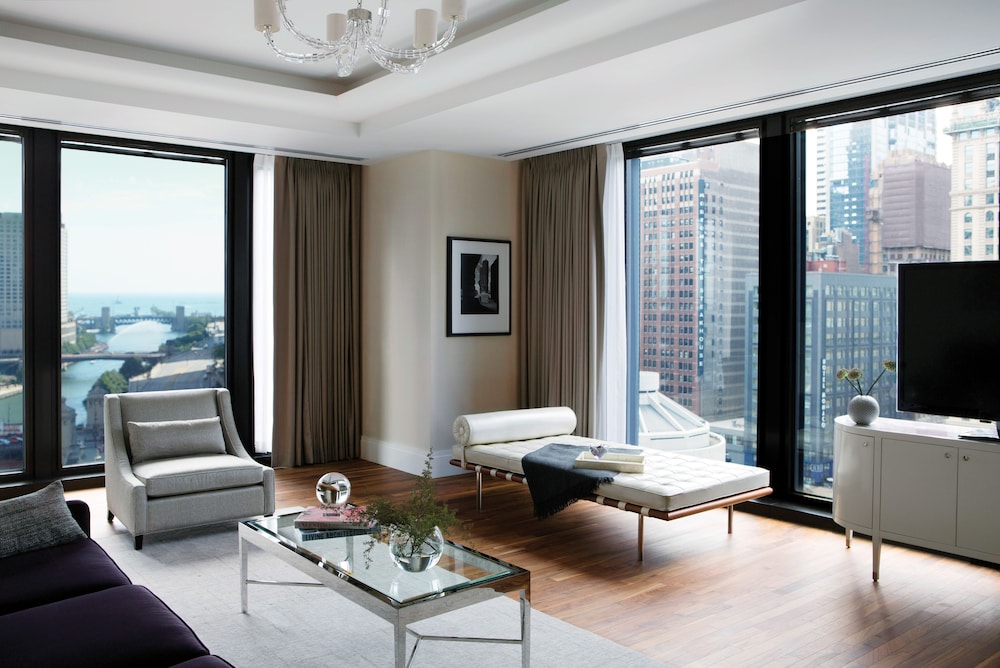 The Langham Chicago 38/82