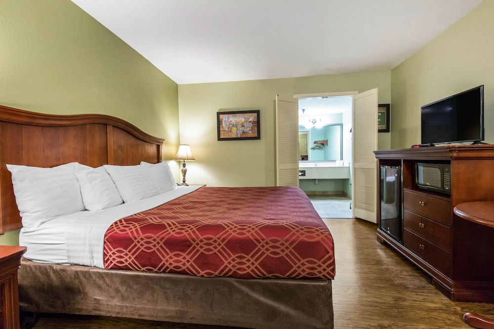 Baymont by Wyndham Branson Thousand Hills 15/42