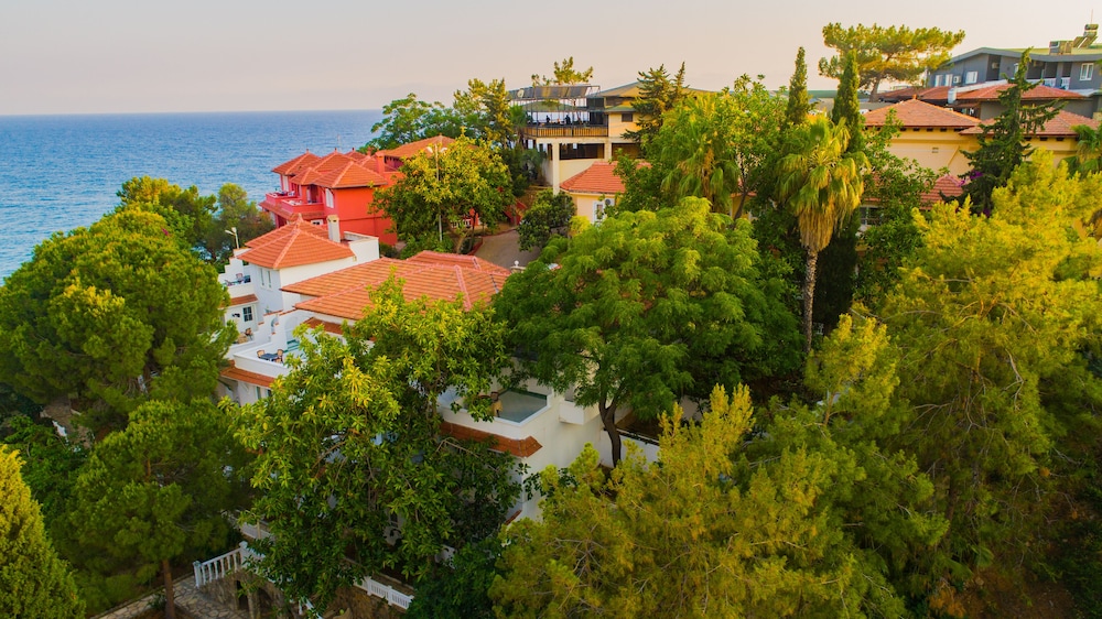 Senza Garden Holiday Club 63/66