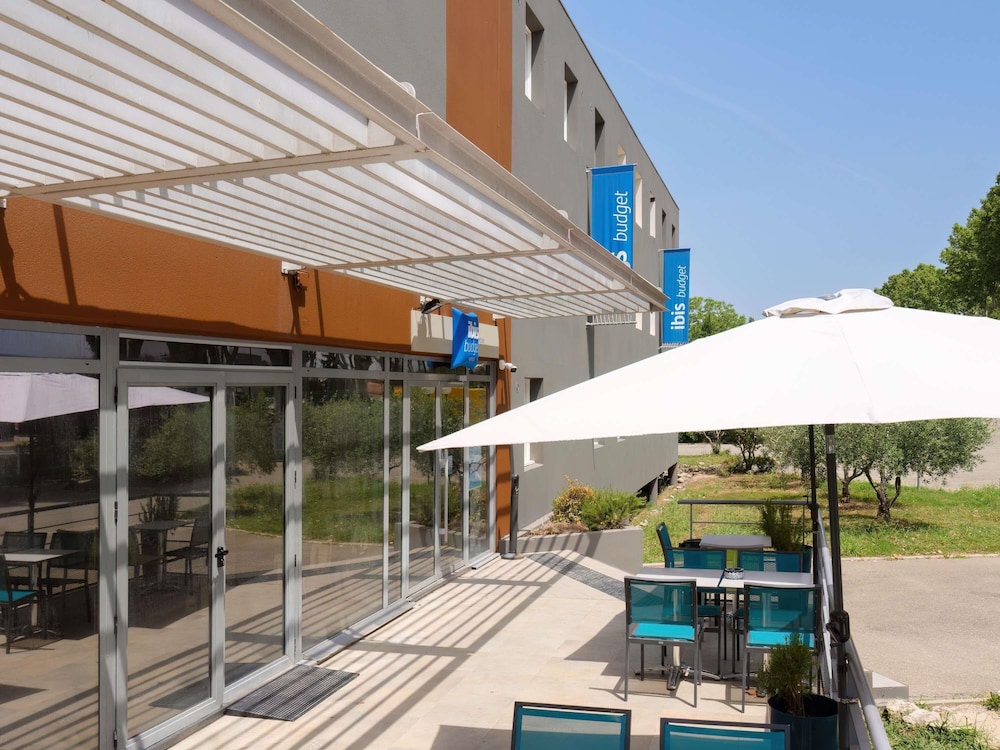 ibis budget Pertuis Portes du Luberon 3/65
