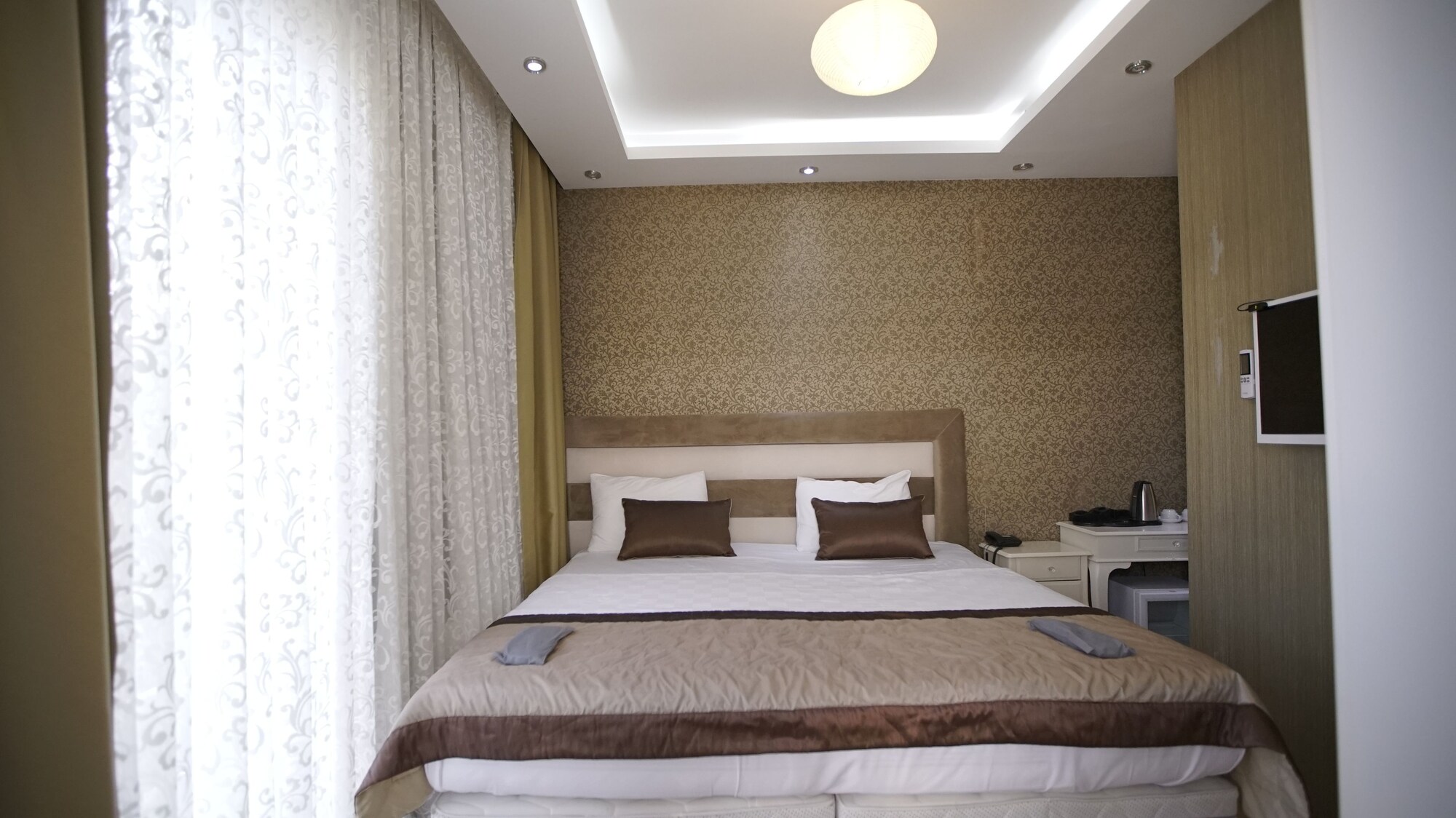 CLASSIC, DOUBLE OR TWIN BED