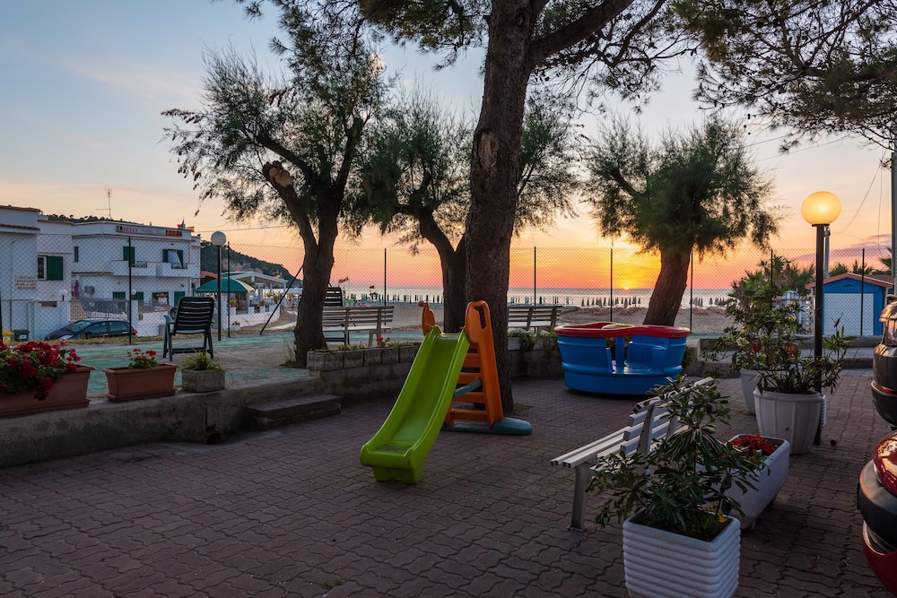 Albergo Villa A Mare 10/28