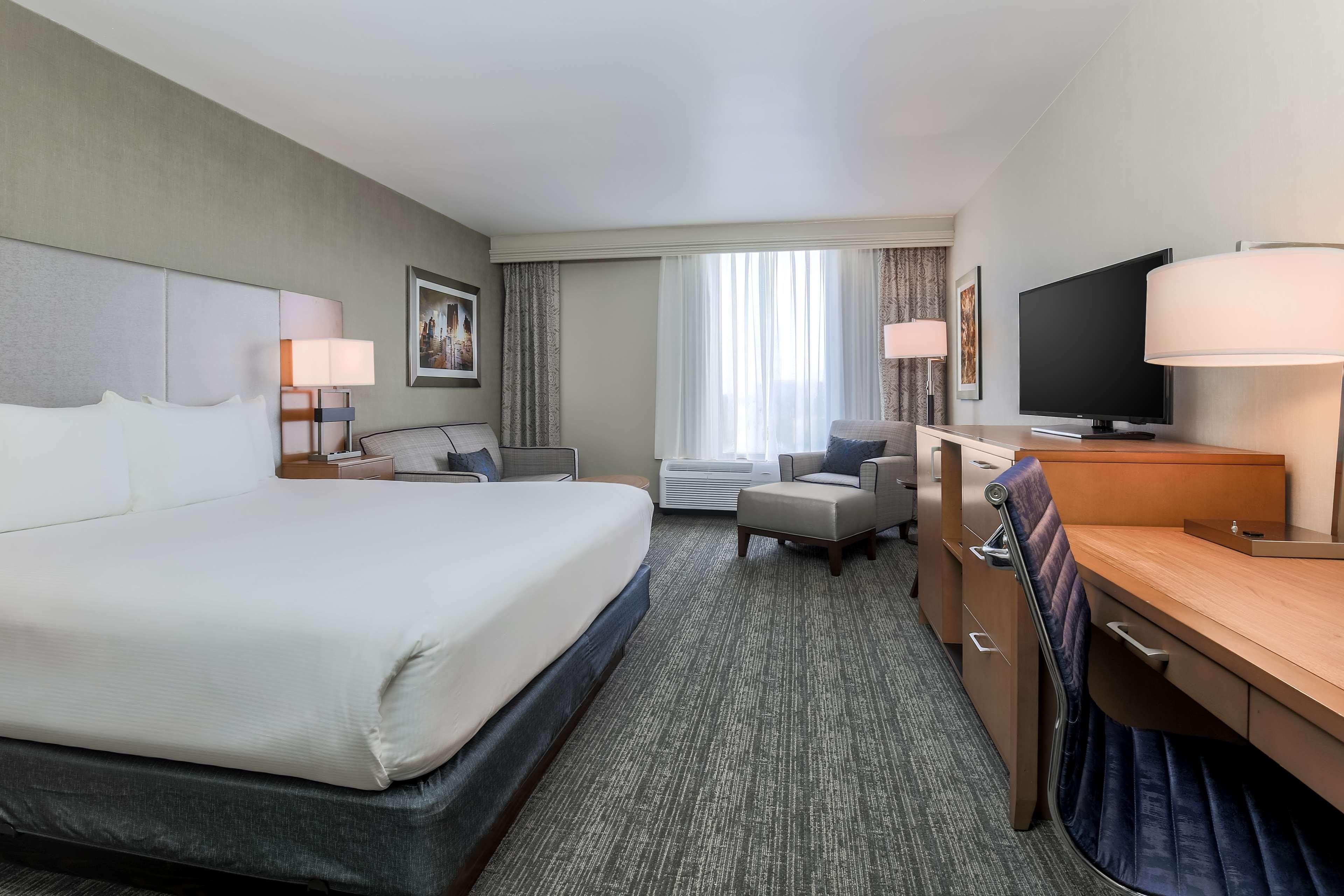 ROOM, KING BED, SOFA, ACCESSIBLE