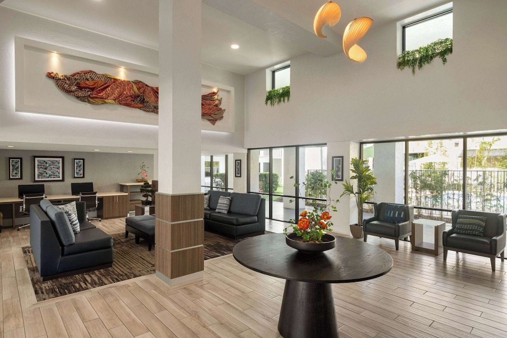 Mai Hana Hotel and Suites International Drive 32/55