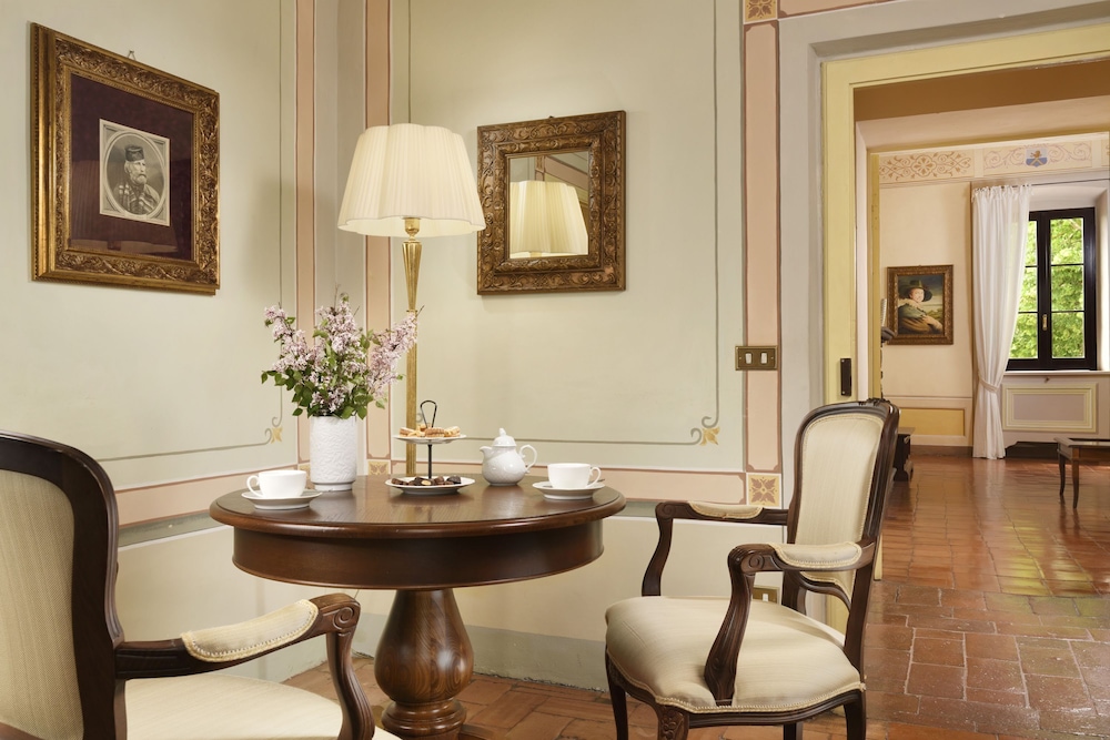 Relais Villa Monte Solare 36/50