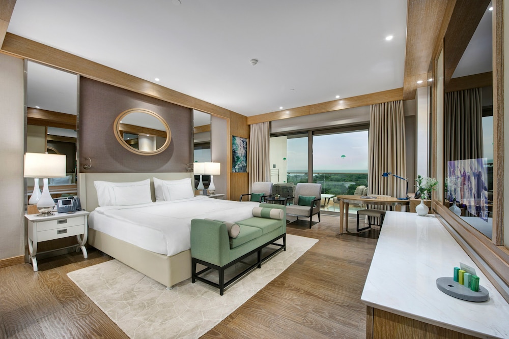 JADE PARTIAL SEA VIEW