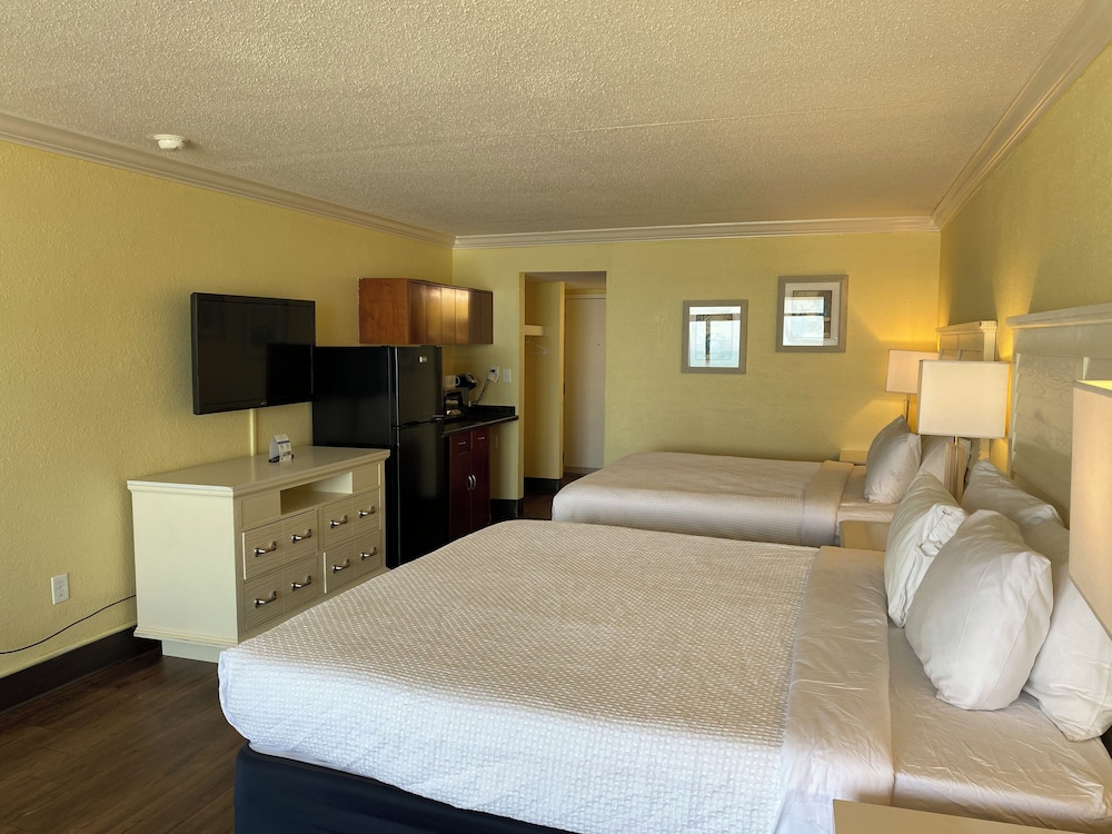 North Shore Oceanfront Resort Hotel 21/80