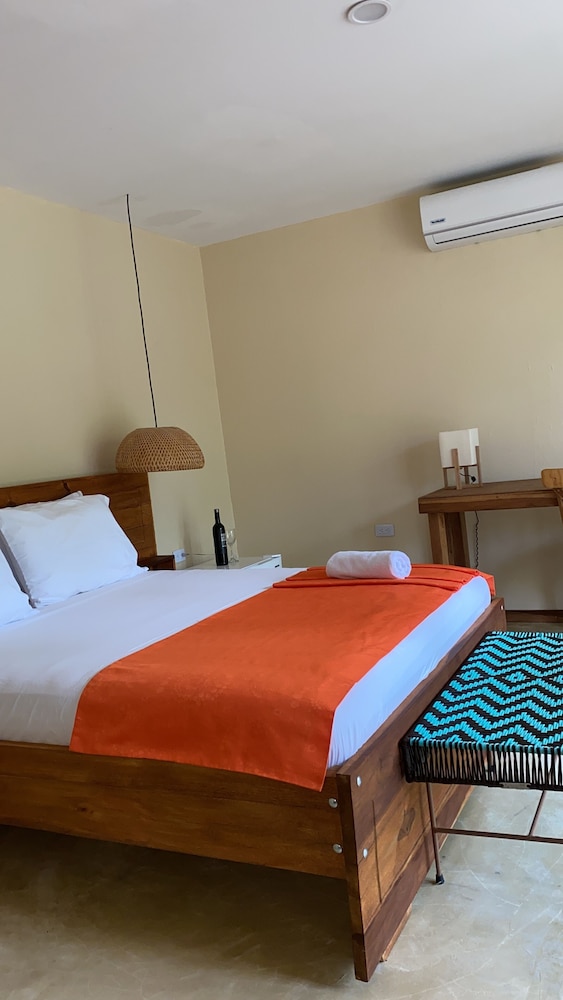 Tay Beach Hotel 29/75