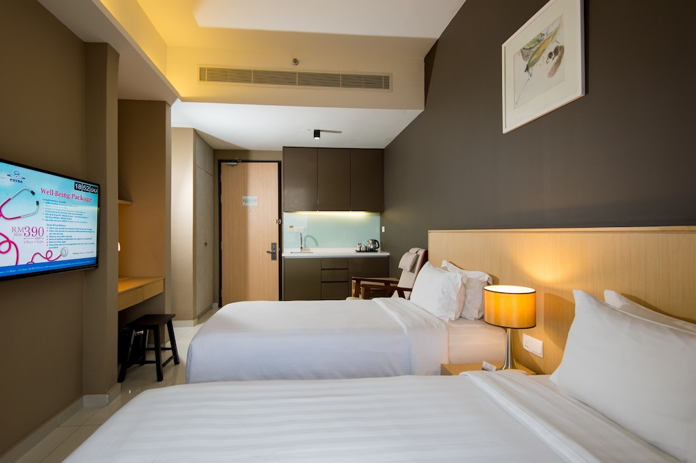Executive, Twin Beds, City View, Balcony