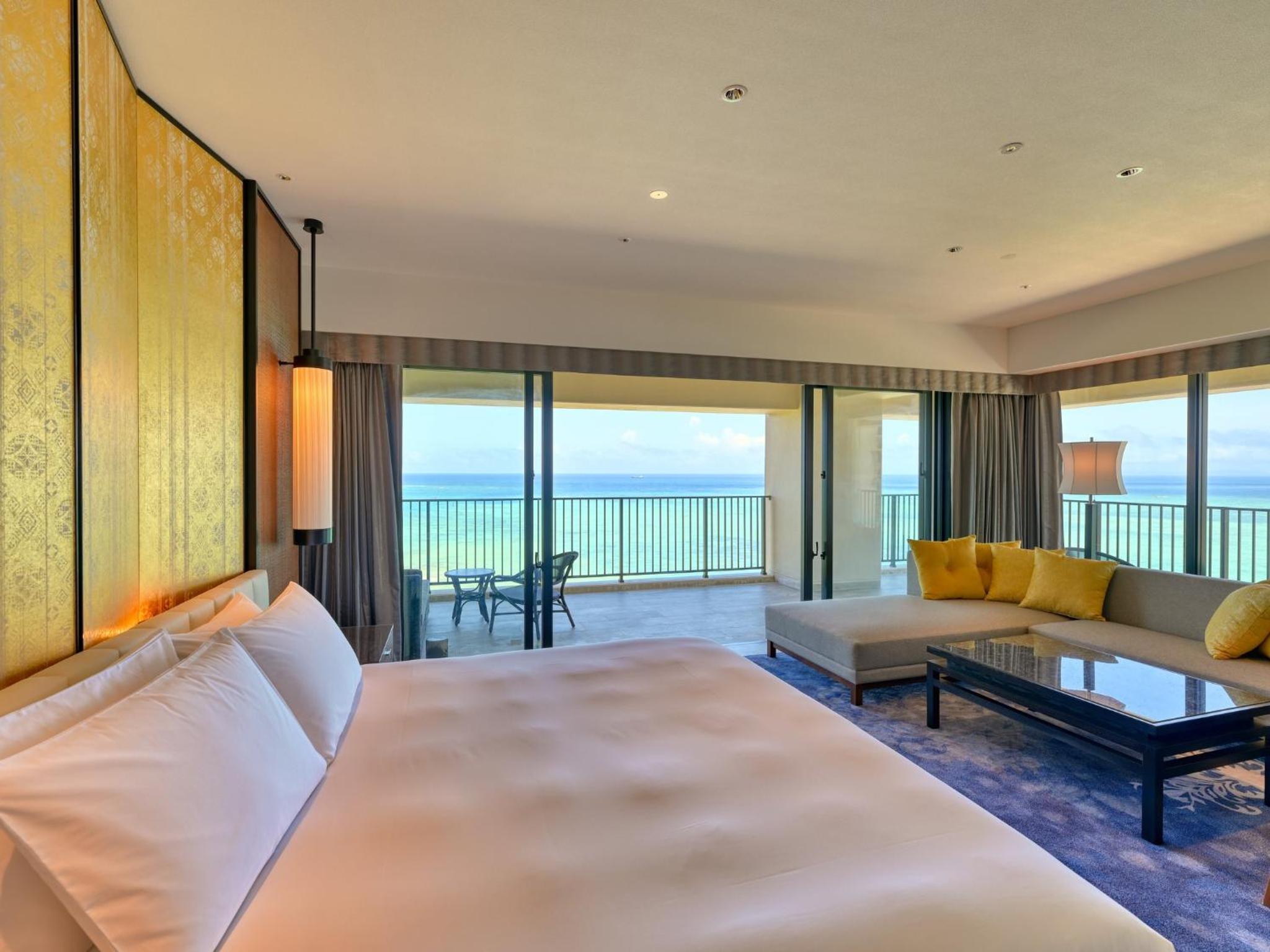 Panorama, Suite, King Bed, Corner