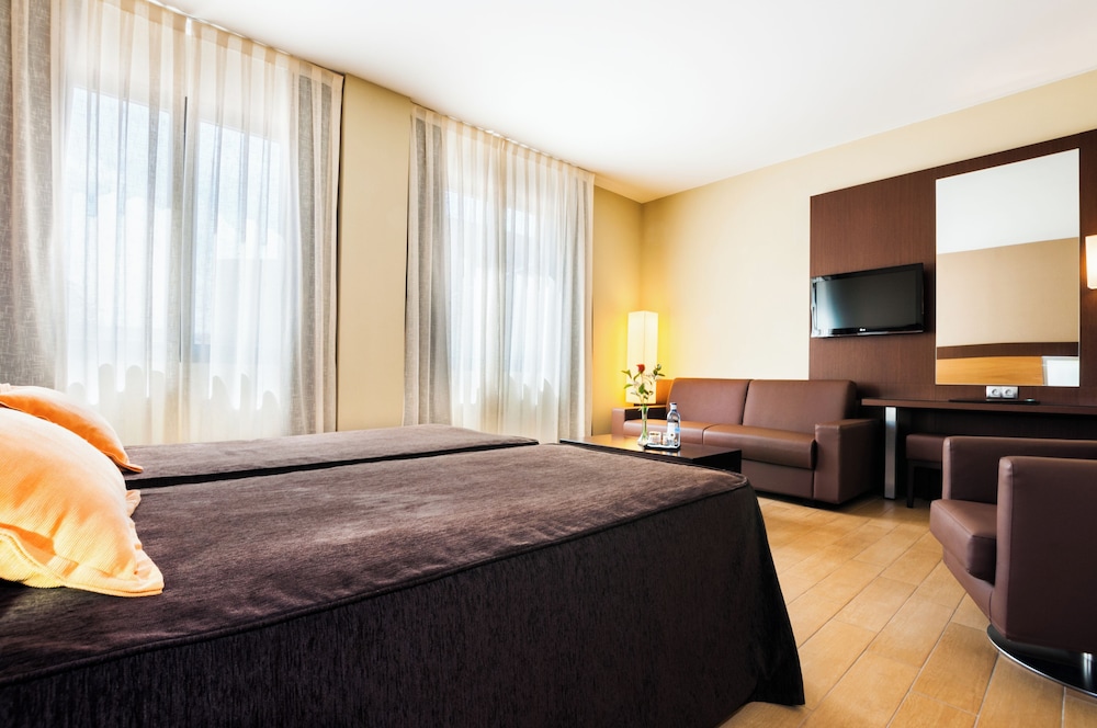 Hotel Ciudad de Alcaniz 12/50