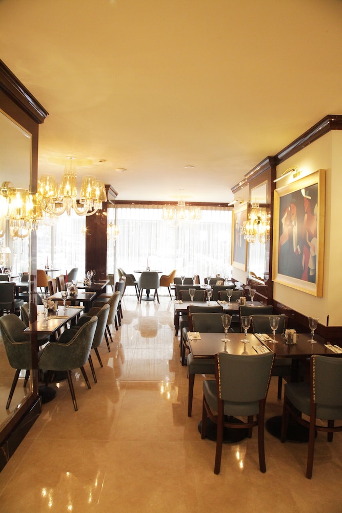 Grand Concerto Hotel 39/50