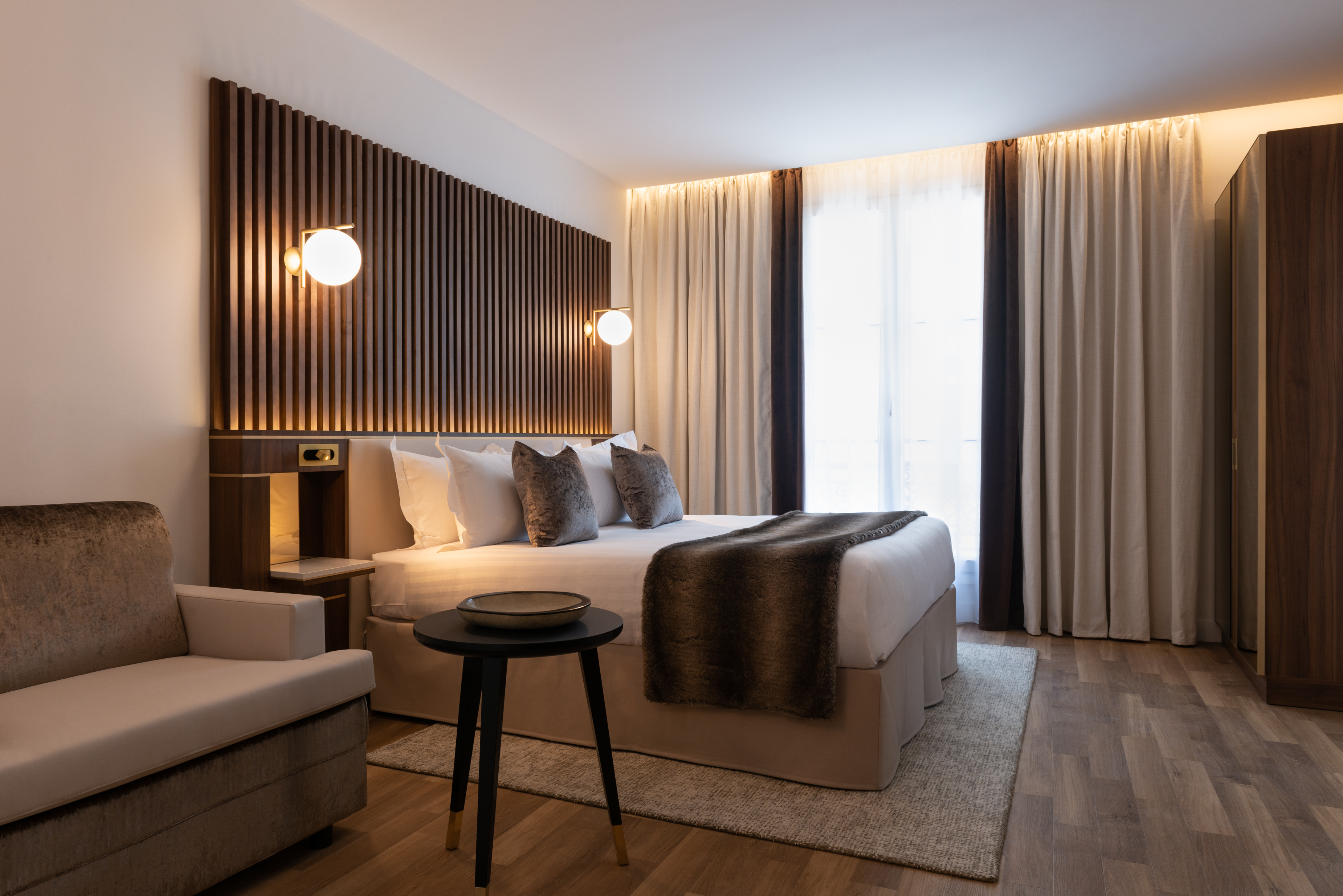 Deluxe, Double or Twin Bed