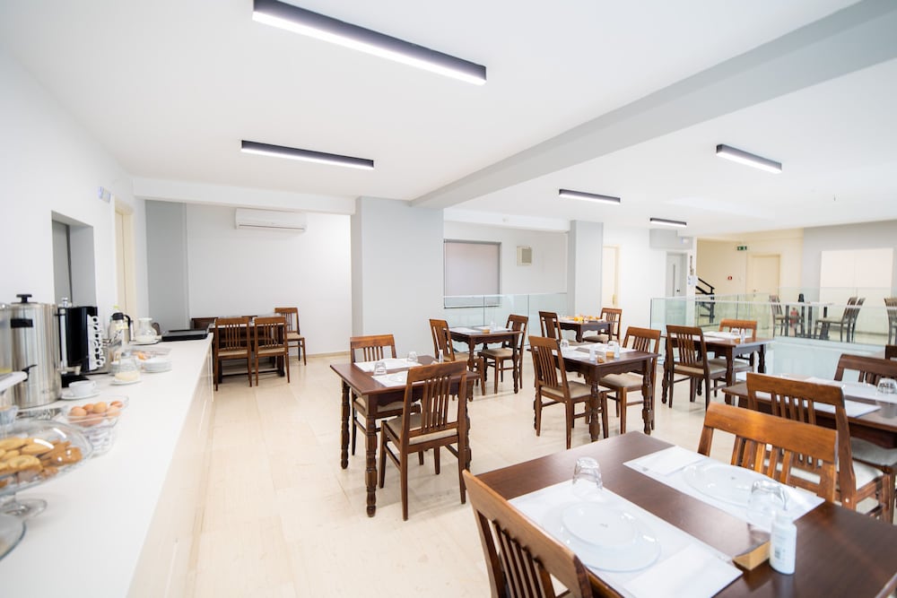 Philippos Hotel 49/63