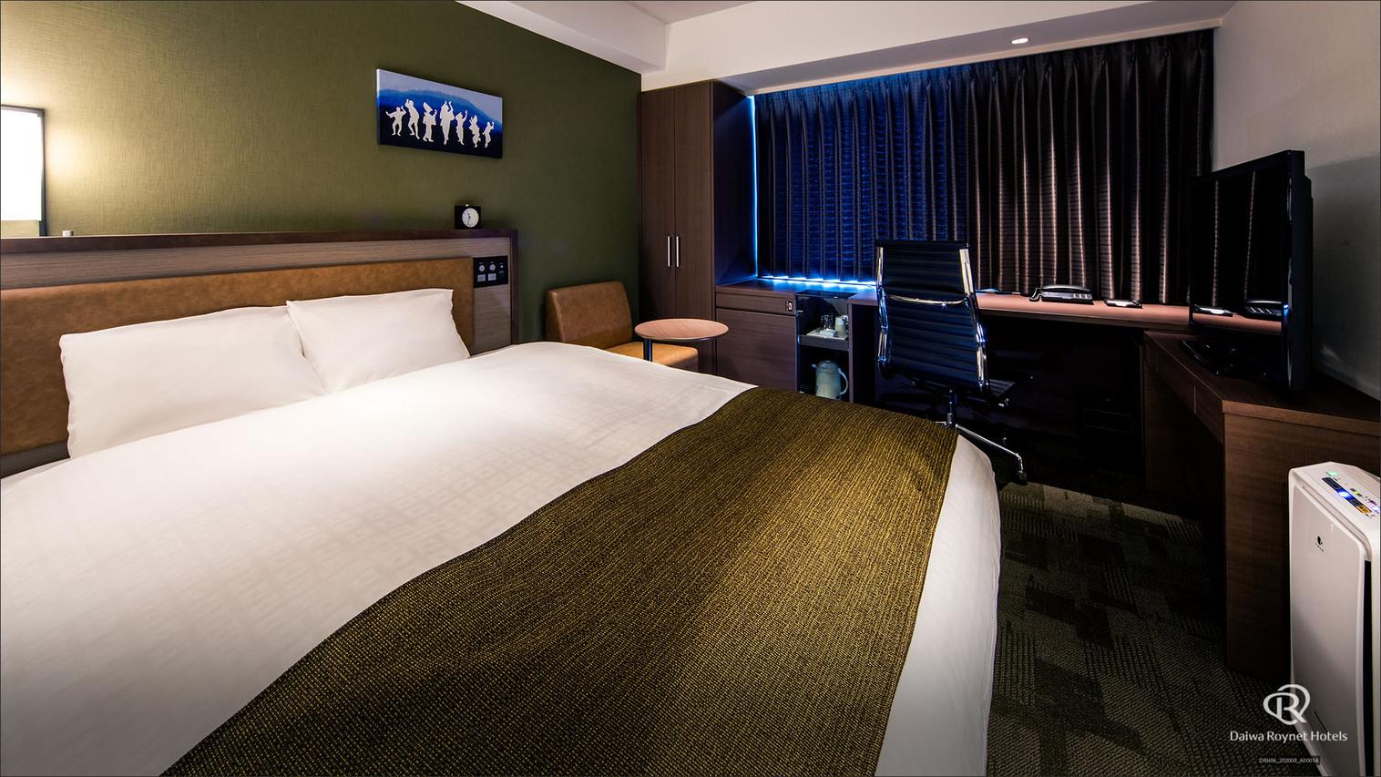 Moderate, Single, Main Building, Smoking