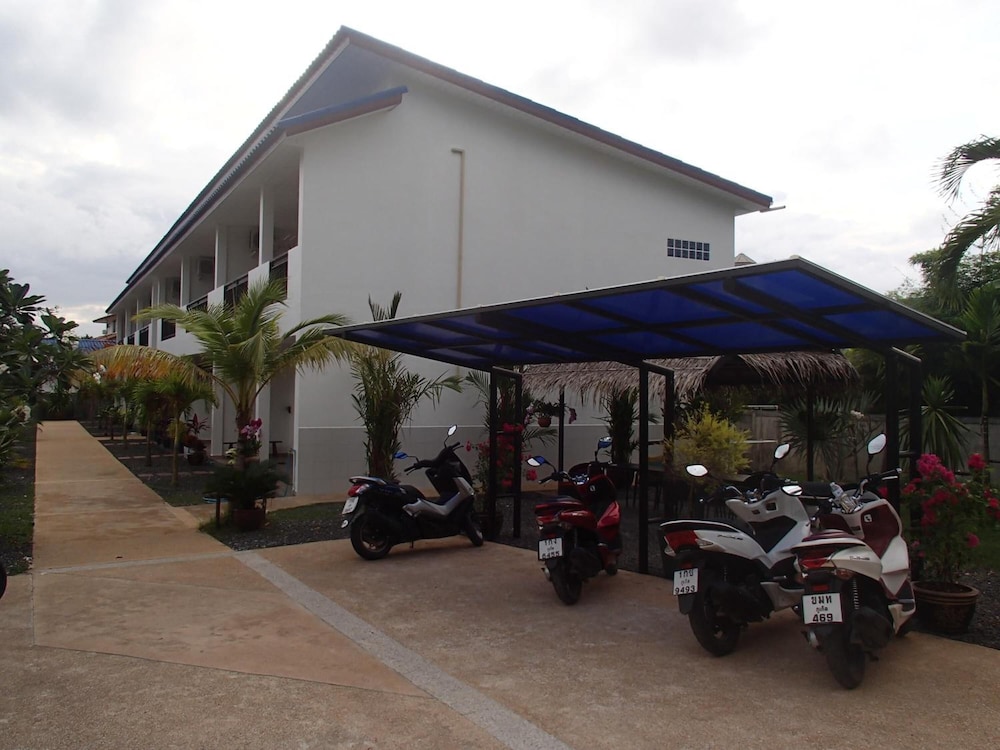 Coconoi Residence 33/35