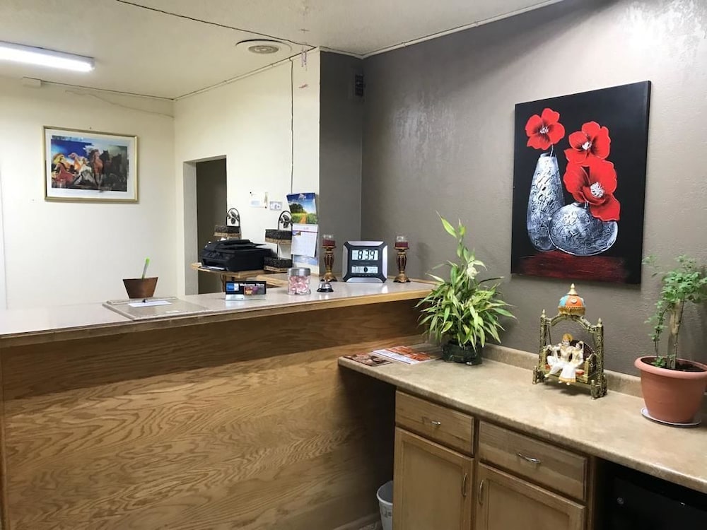 Budget Inn 2/9