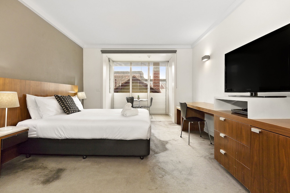 STUDIO, APARTMENT