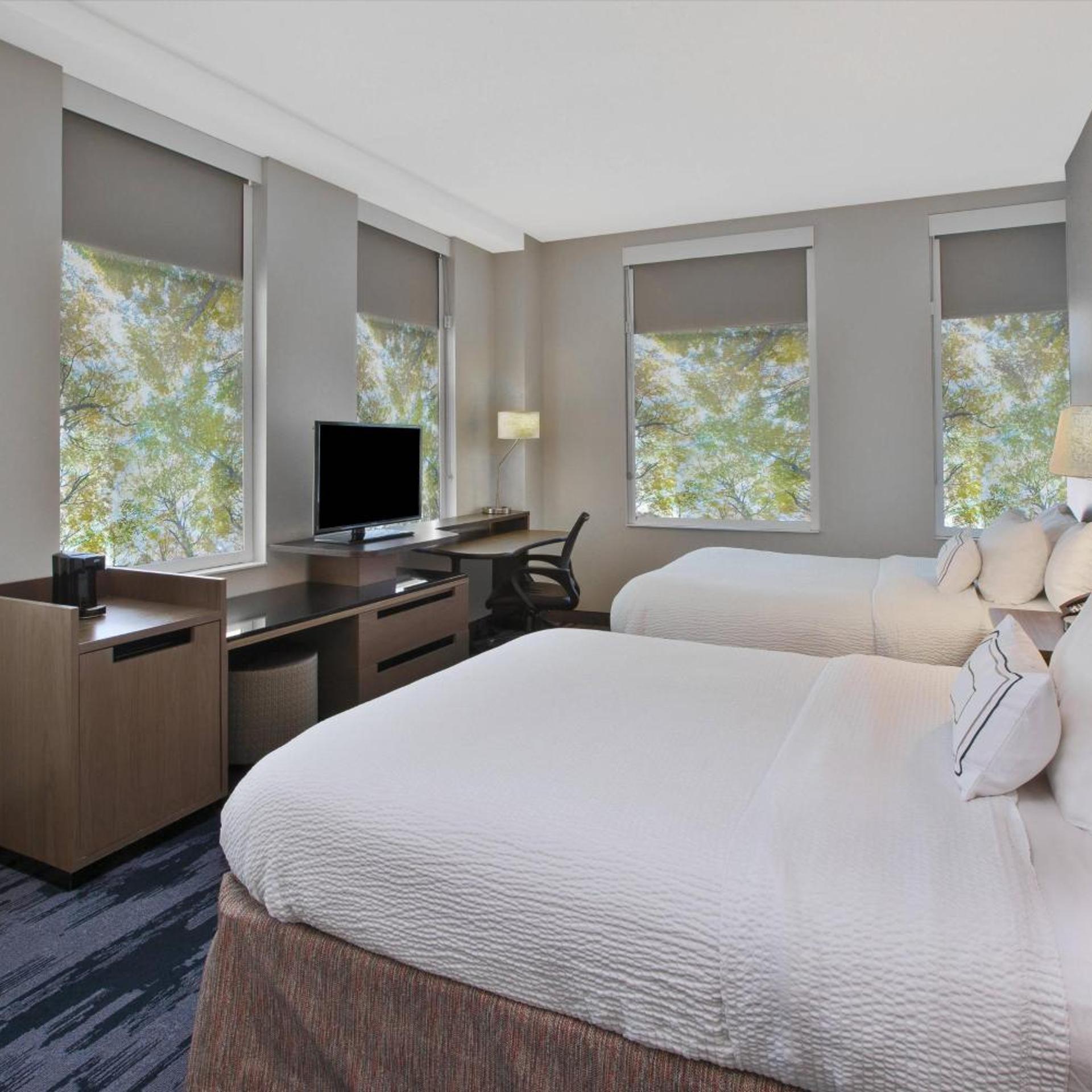 Room, 2 Queen Beds, Bathtub, Accessible