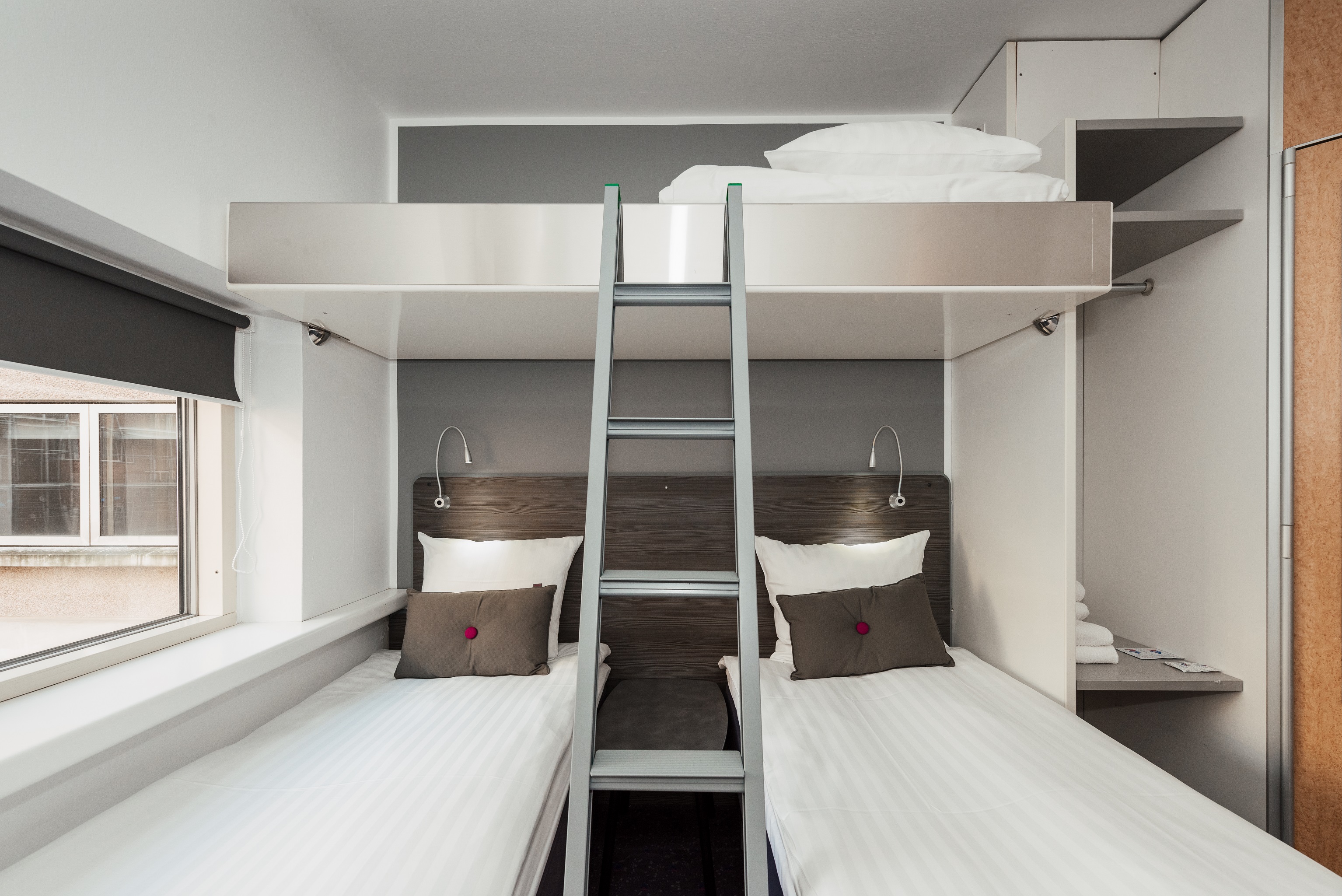 Commodore, Double or Twin Bed