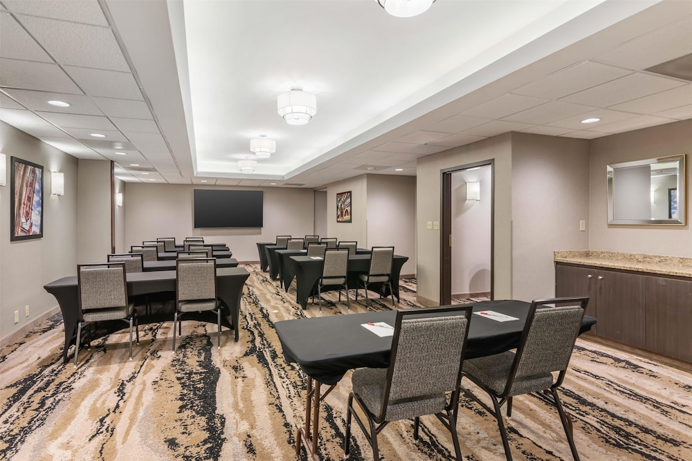 Drury Inn Suites Atlanta Morrow 37/50