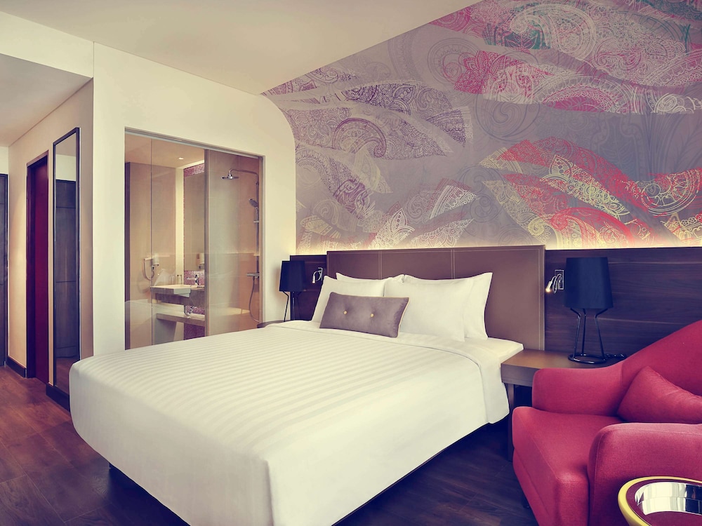 Mercure Karawang 17/66