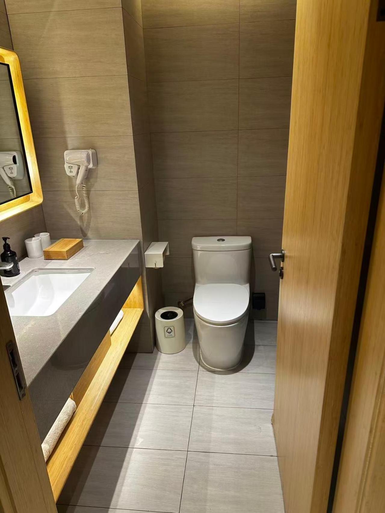 JI Hotel Shanghai Wujiaochang Shiguang Road 51/52