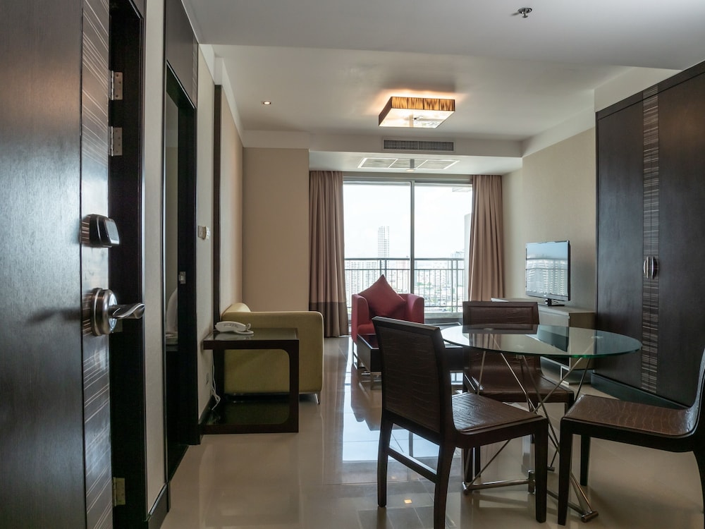 Jasmine Grande Residence 50/74