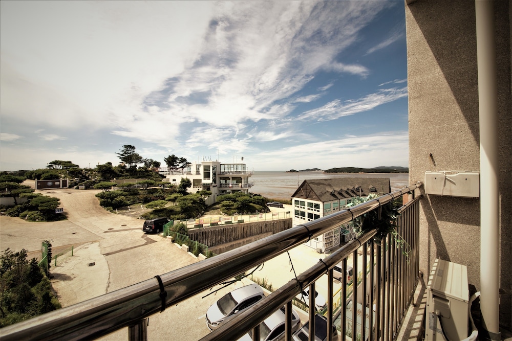 Hotel Hue Loft 46/50