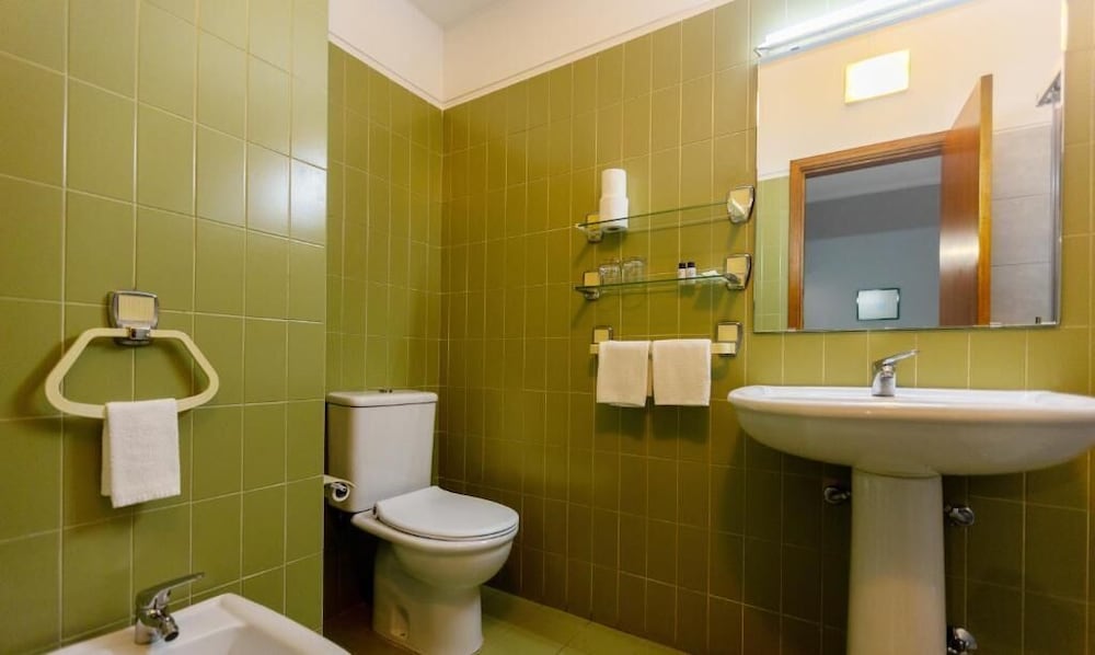 Sao Nicolau Hotel 24/28