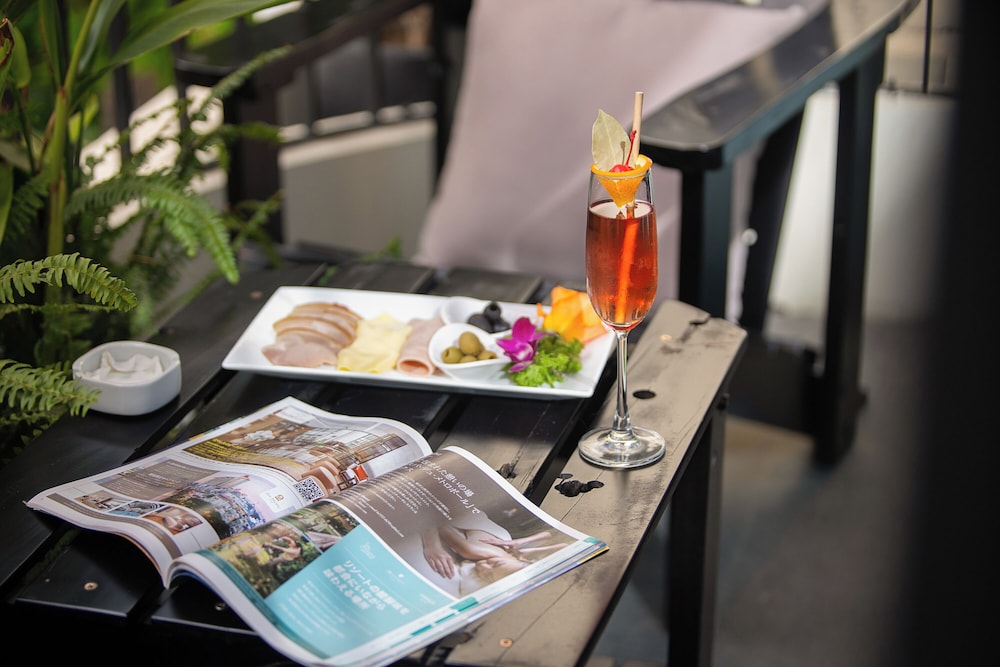 Le Premier Hotel & Rooftop Bar 34/50