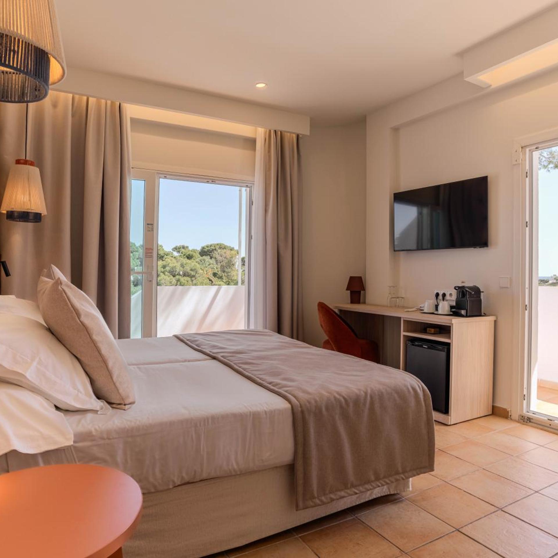 Superior, Double or Twin Bed, Sea View, Hotel Cala d Or - Adults Only 2/10