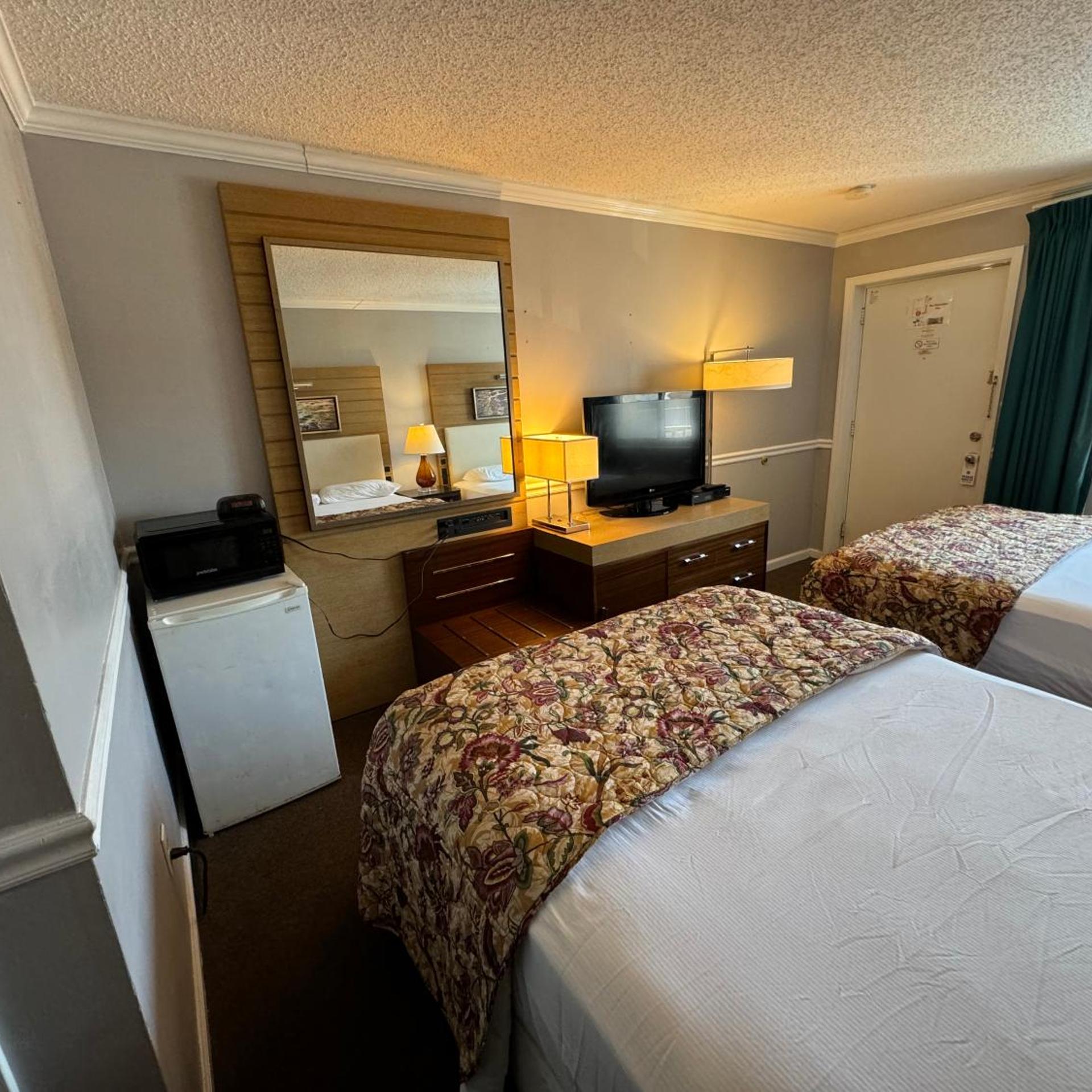 Bay Breeze Motel 7/28