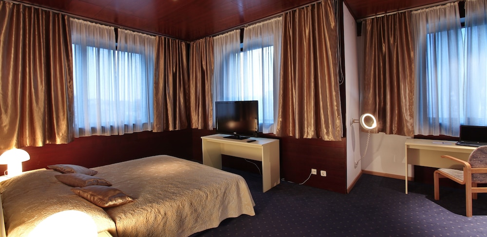 Hotel Slavija Garni(formerly Slavija Lux/Slavija III) 13/45