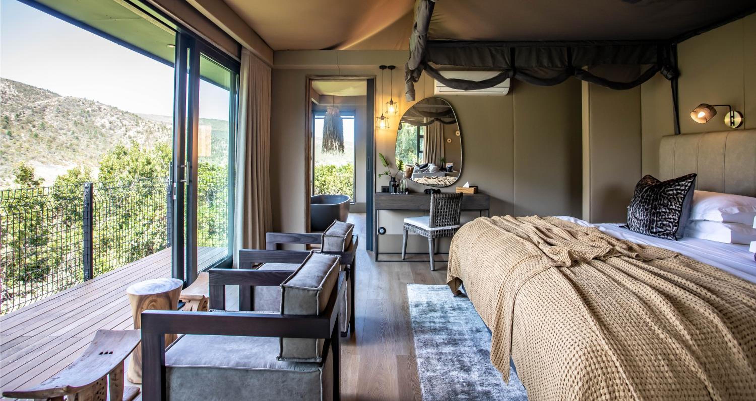 Deluxe, Tent, Suite