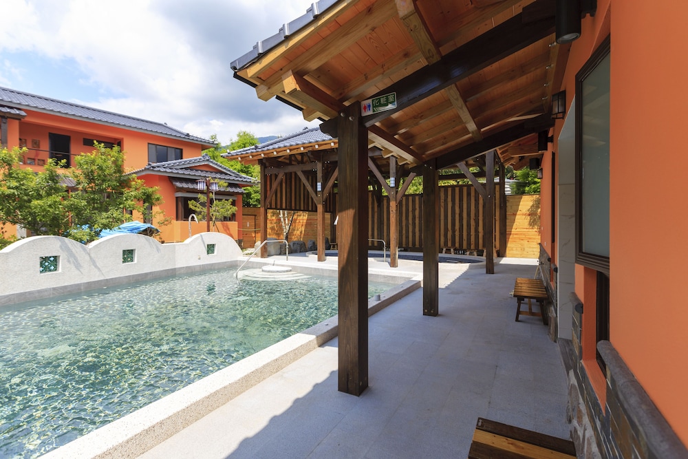 Huaman Hot Spring Villa 5/68