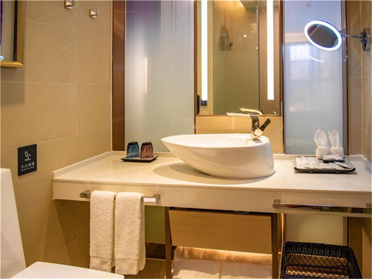 Lavande Hotel (Jiangmen Golf Club) 53/54