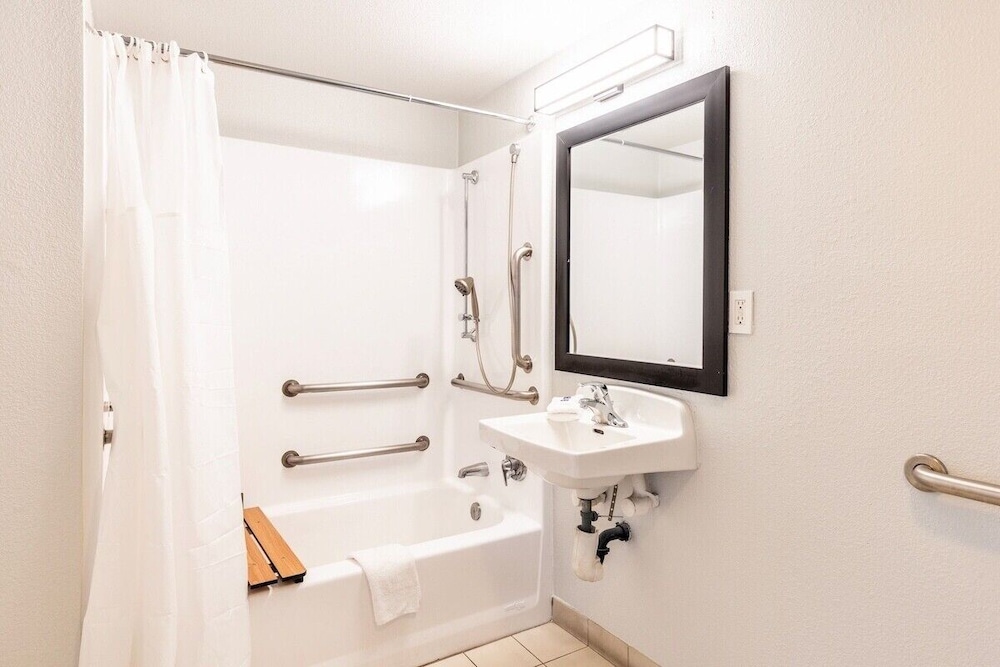 Motel6 Carlsbad, CA - Near Legoland 53/53